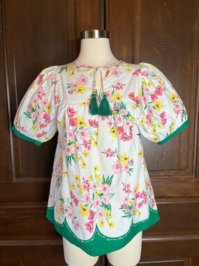 Crown & Ivy Floral Peasant Top Puff Sleeve Tassel Tie Green Scallop Hem Cotton S